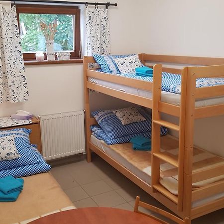 Ferienwohnung Na Samote U Lesa -Rasovna Msecke Zehrovice Exterior foto