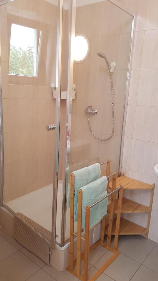 Ferienwohnung Na Samote U Lesa -Rasovna Msecke Zehrovice Exterior foto