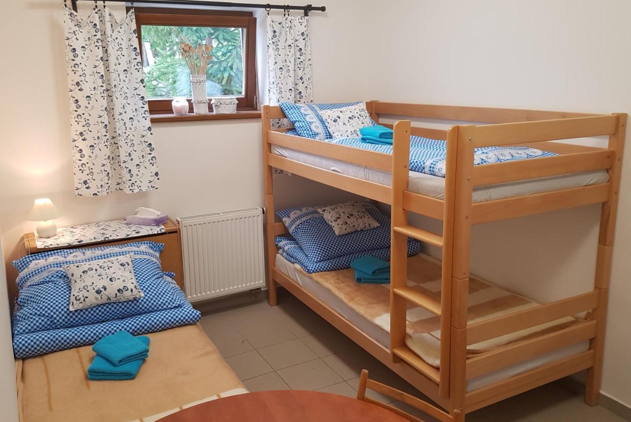 Ferienwohnung Na Samote U Lesa -Rasovna Msecke Zehrovice Exterior foto